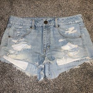 American Eagle distressed “short” shorts